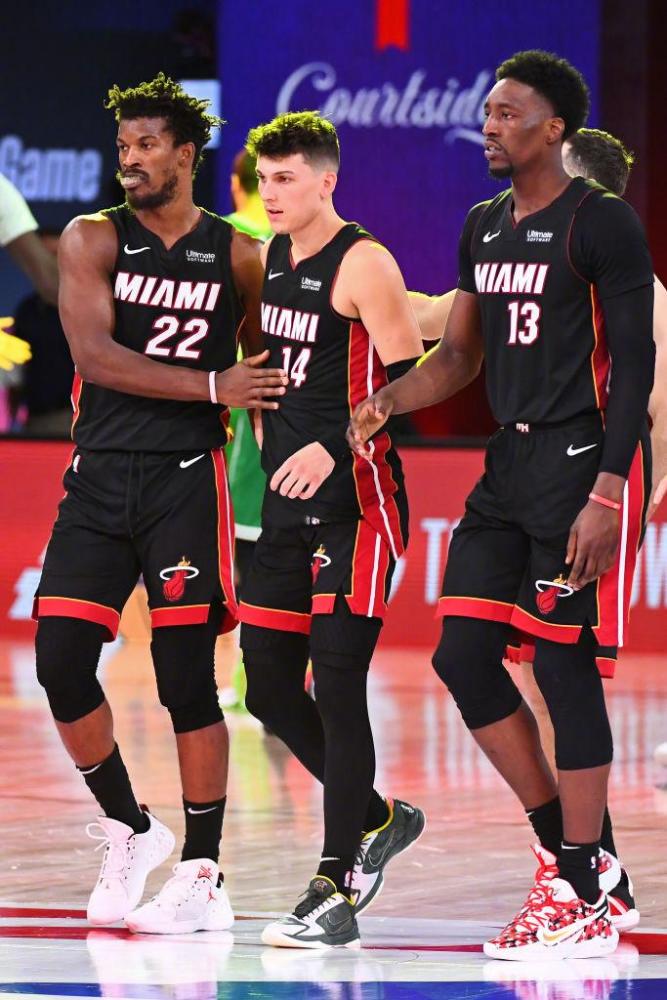 坚持自己的 坚持自己的